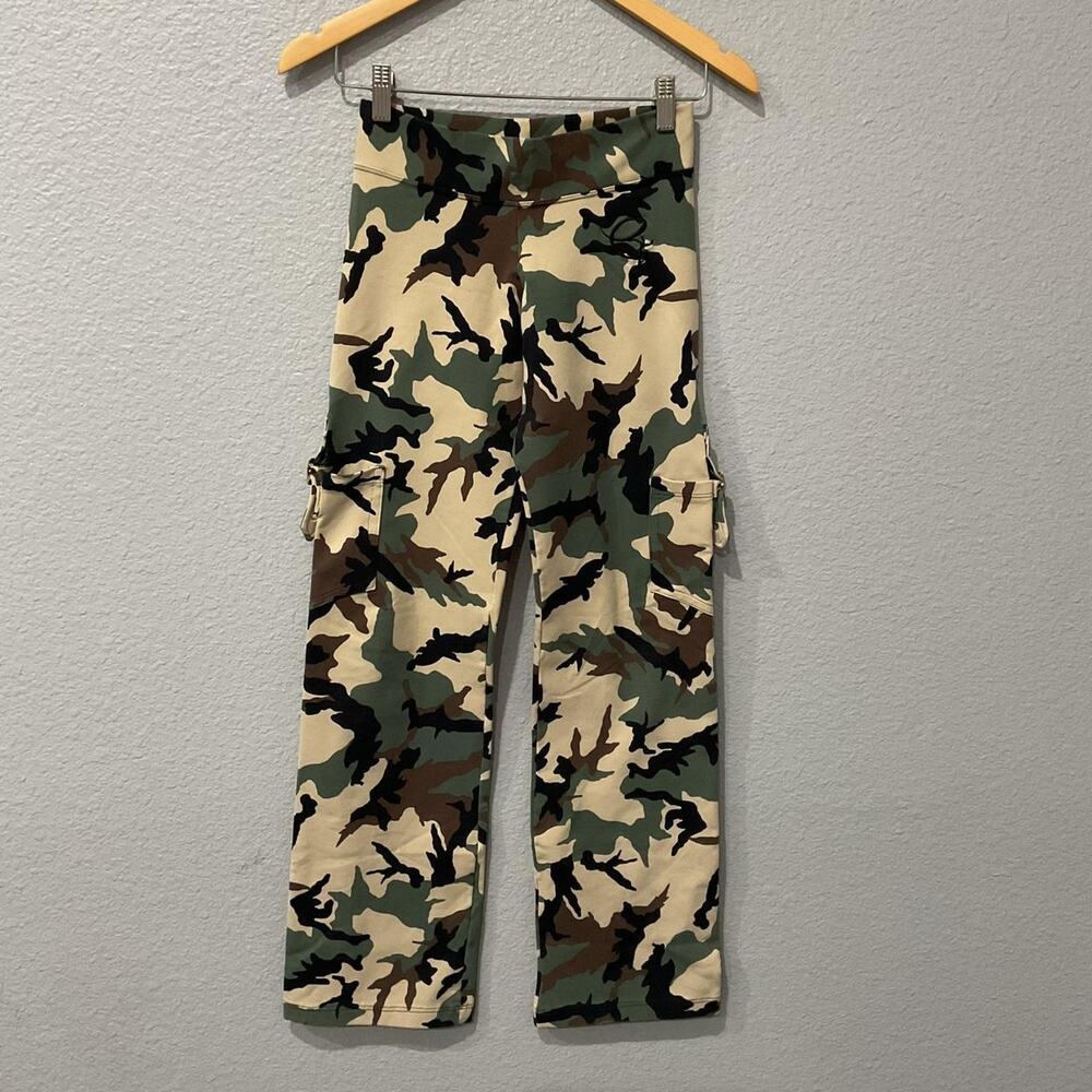 Equilibrium activewear camo cargo pants (fits size SX)
